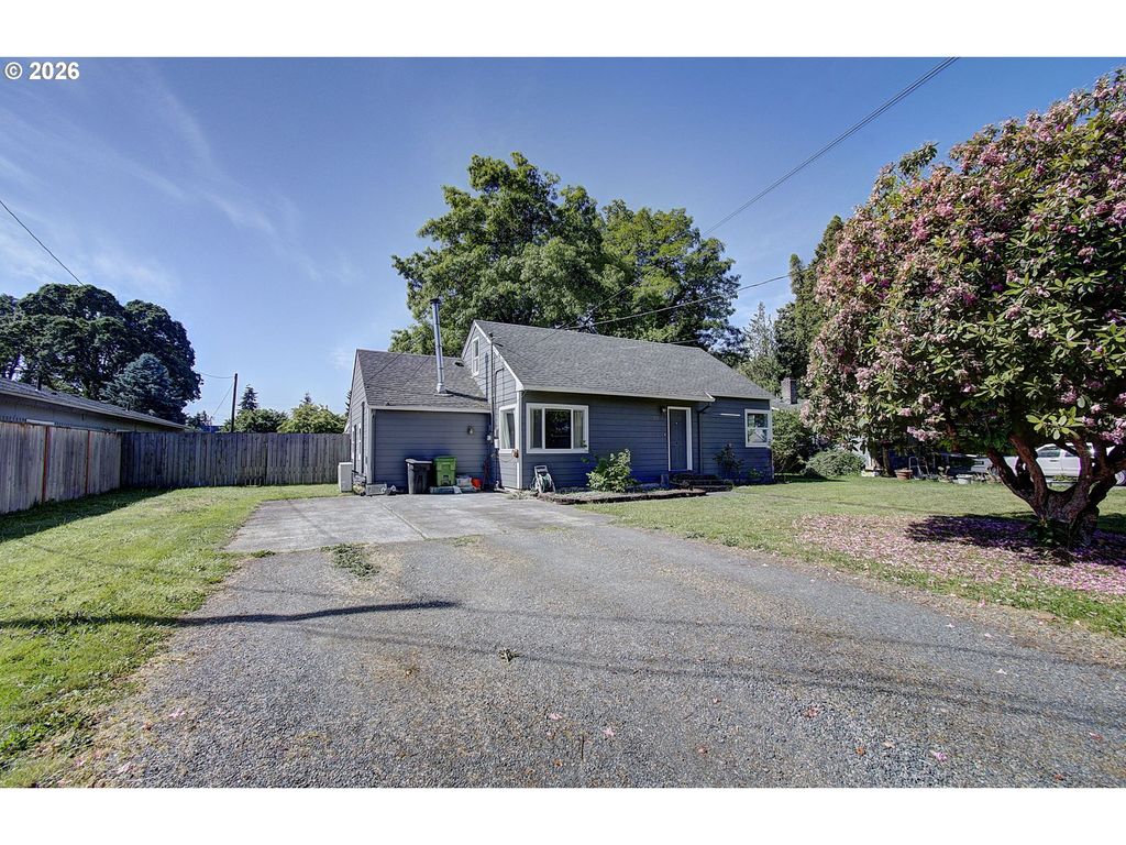 779 WASHINGTON St, Woodland, WA 98674