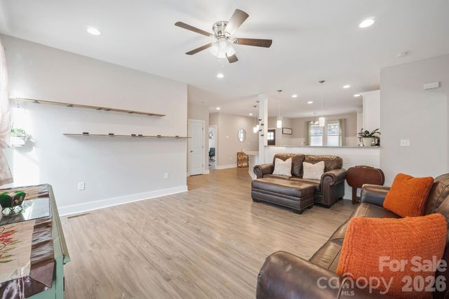 1544 Farmington Hills Drive, Conover, NC 28613