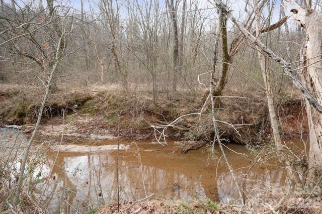 1544 Farmington Hills Drive, Conover, NC 28613