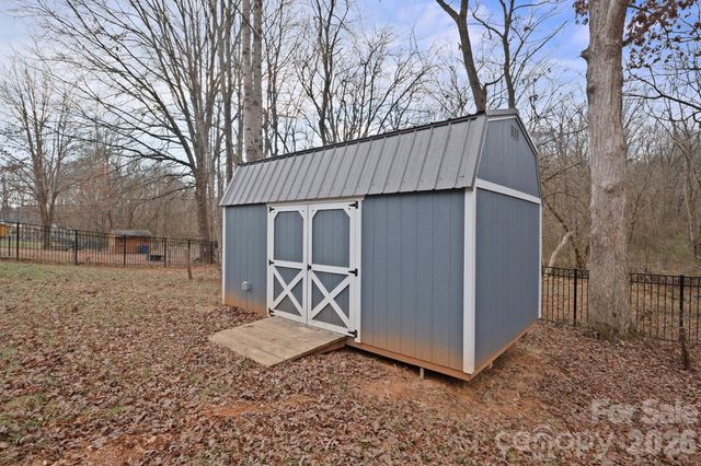 1544 Farmington Hills Drive, Conover, NC 28613