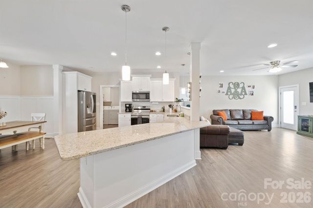 1544 Farmington Hills Drive, Conover, NC 28613