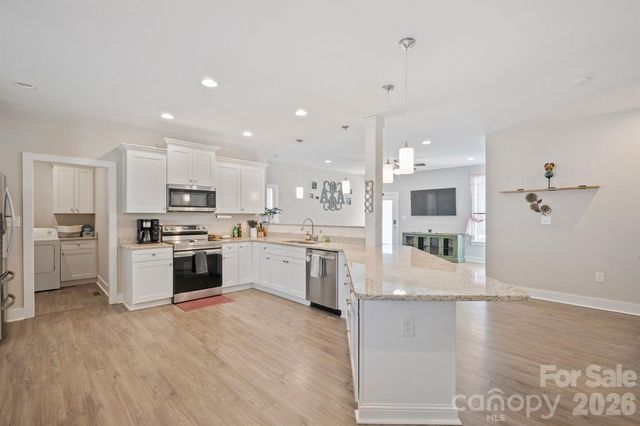 1544 Farmington Hills Drive, Conover, NC 28613