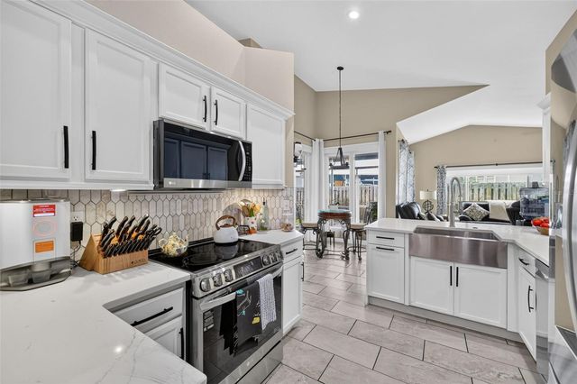 1747 WOOD BROOK STREET, Tarpon Springs, FL 34689