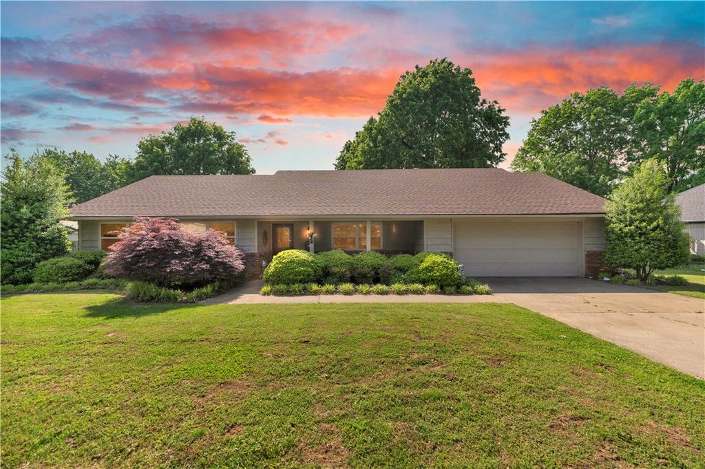 806 Dorman Street, Springdale, AR 72762