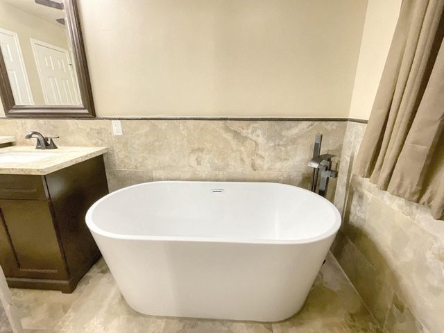 18083 Holly Forest Drive, Houston, TX 77084