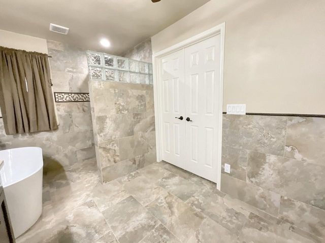 18083 Holly Forest Drive, Houston, TX 77084