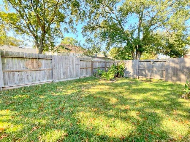 18083 Holly Forest Drive, Houston, TX 77084