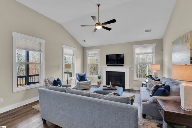 621 Longfellow Way, Simpsonville, SC 29681