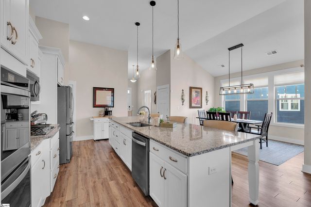 621 Longfellow Way, Simpsonville, SC 29681