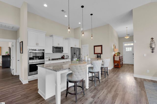 621 Longfellow Way, Simpsonville, SC 29681