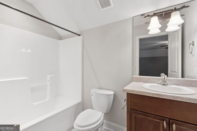 234 Waters Edge Drive, Kingsland, GA 31548