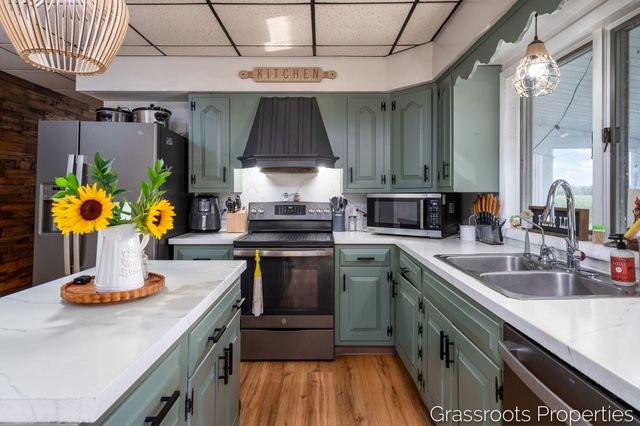 6196 W Sidney Road, Sidney, MI 48885