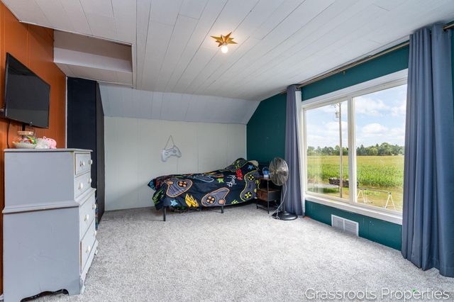 6196 W Sidney Road, Sidney, MI 48885