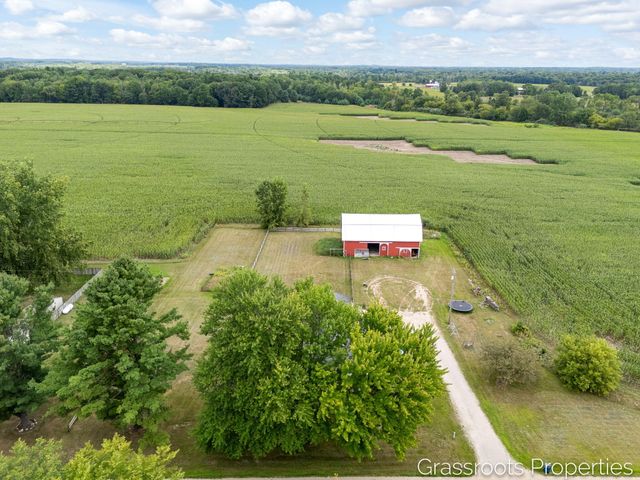 6196 W Sidney Road, Sidney, MI 48885