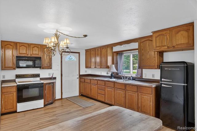 18944 Doyle Road, Gregory, MI 48137