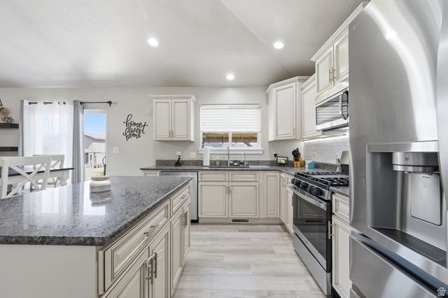1197 E RAVEN WAY, Eagle Mountain, UT 84005