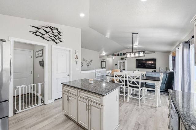 1197 E RAVEN WAY, Eagle Mountain, UT 84005