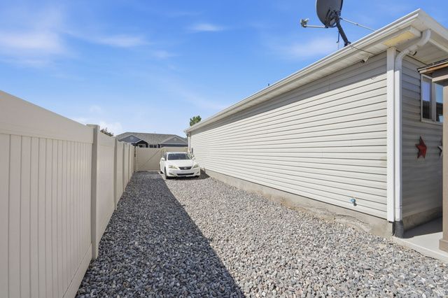 1197 E RAVEN WAY, Eagle Mountain, UT 84005