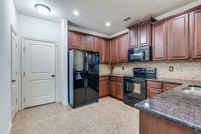 3000 Peyton Brook Drive, Fort Worth, TX 76137