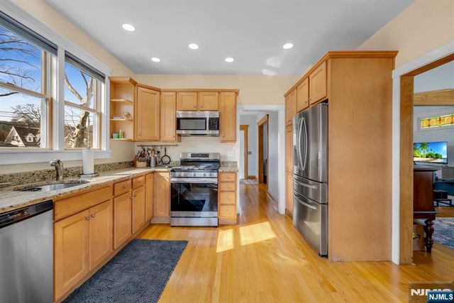 95 McKinley Avenue, Hawthorne, NJ 07506