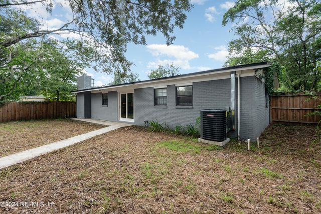 7433 LEROY Drive, Jacksonville, FL 32244