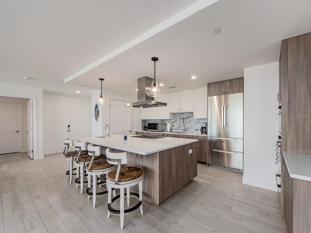 15 AVALON STREET 701, Clearwater Beach, FL 33767