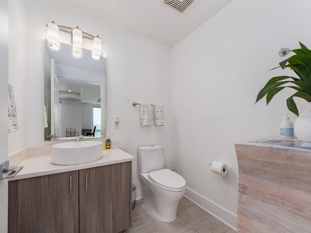 15 AVALON STREET 701, Clearwater Beach, FL 33767