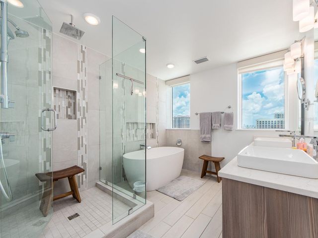 15 AVALON STREET 701, Clearwater Beach, FL 33767
