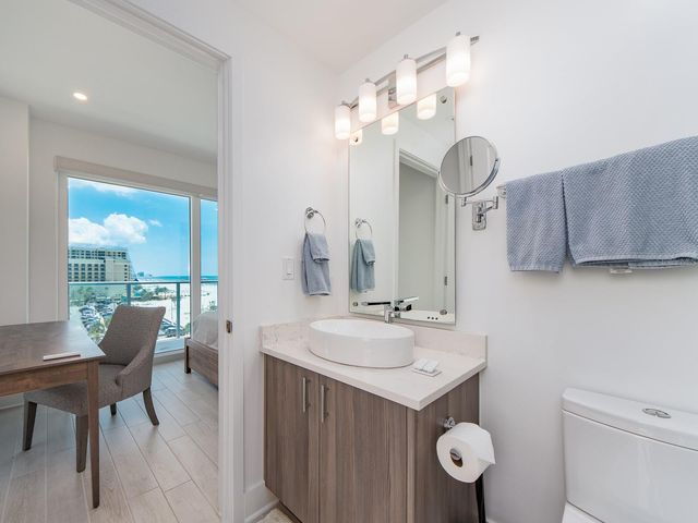 15 AVALON STREET 701, Clearwater Beach, FL 33767