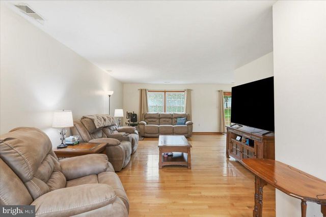 985 S MARSHALL ST, Front Royal, VA 22630