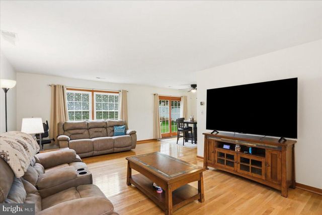 985 S MARSHALL ST, Front Royal, VA 22630