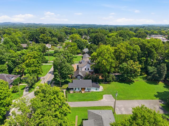121 Battle Ave, Franklin, TN 37064