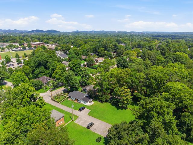 121 Battle Ave, Franklin, TN 37064