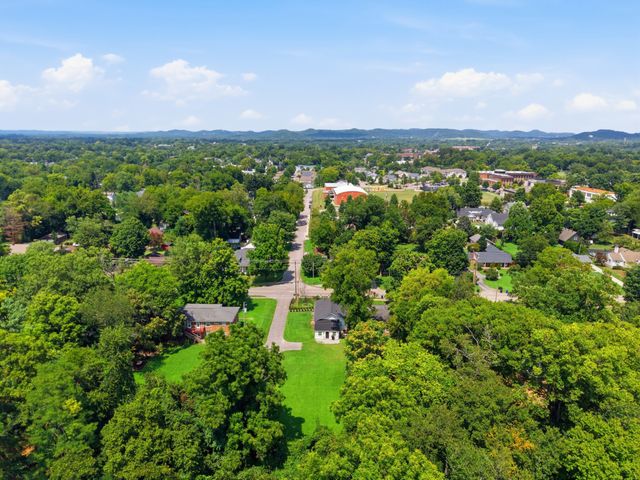 121 Battle Ave, Franklin, TN 37064