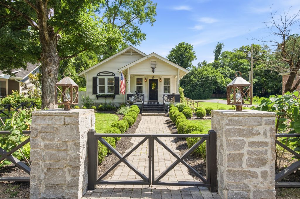 121 Battle Ave, Franklin, TN 37064