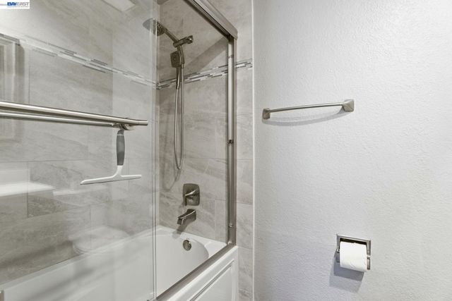 3877 Vine St, Pleasanton, CA 94566