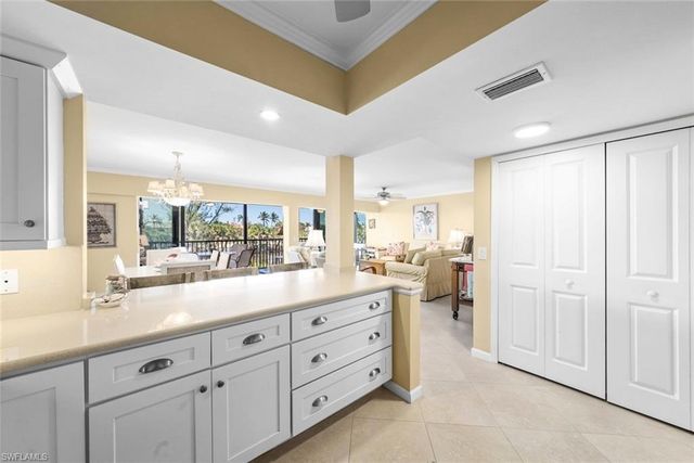 1340 Middle Gulf DR 8A, Sanibel, FL 33957