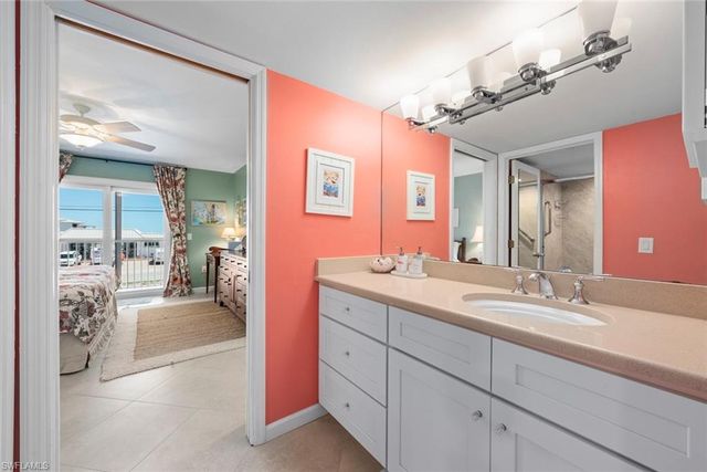 1340 Middle Gulf DR 8A, Sanibel, FL 33957