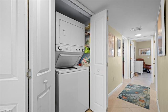 1340 Middle Gulf DR 8A, Sanibel, FL 33957