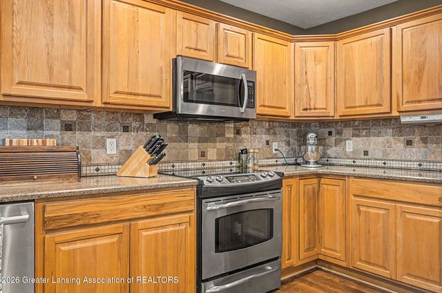 2047 Arbor Meadows Drive, Dewitt, MI 48820