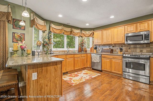 2047 Arbor Meadows Drive, Dewitt, MI 48820