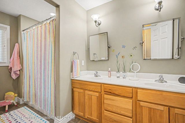 2047 Arbor Meadows Drive, Dewitt, MI 48820