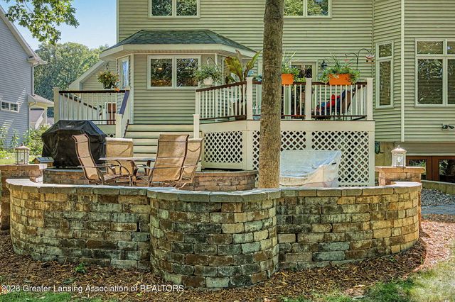 2047 Arbor Meadows Drive, Dewitt, MI 48820