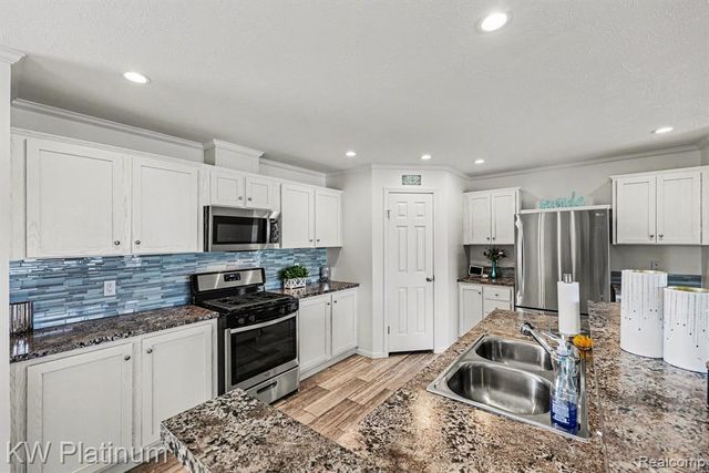 57512 Mill Point Road, Lenox, MI 48048