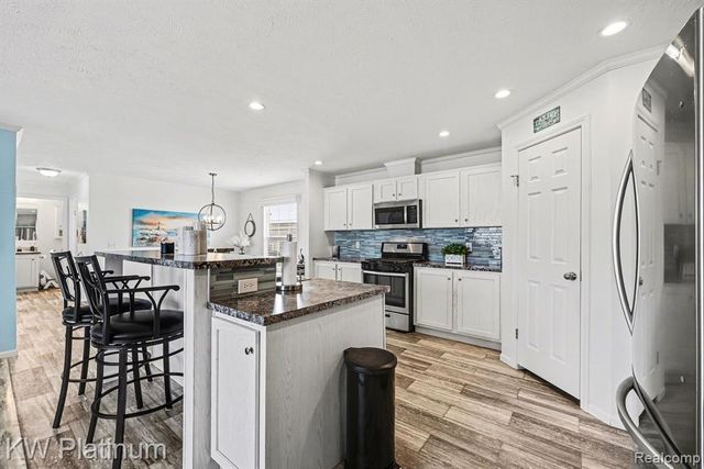 57512 Mill Point Road, Lenox, MI 48048