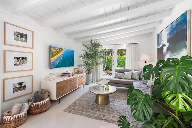 8001 Arlington Place, West Palm Beach, FL 33405