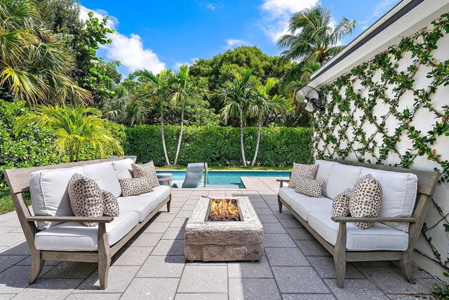 8001 Arlington Place, West Palm Beach, FL 33405