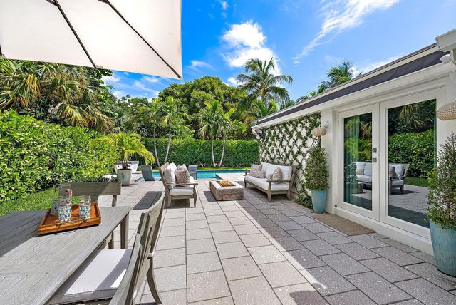 8001 Arlington Place, West Palm Beach, FL 33405