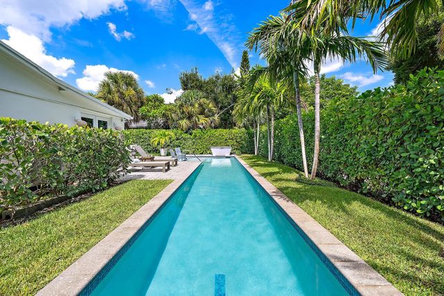 8001 Arlington Place, West Palm Beach, FL 33405