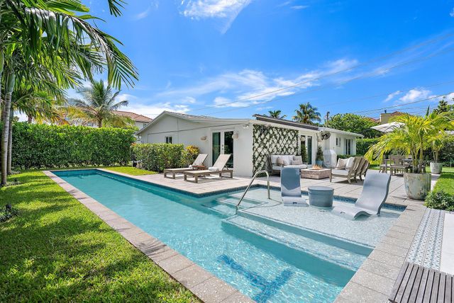 8001 Arlington Place, West Palm Beach, FL 33405